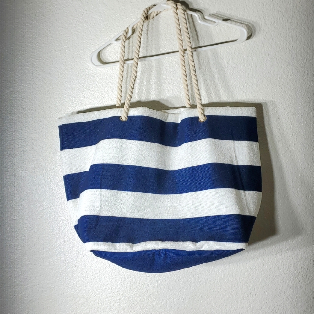 Large Beach/Pool/Picnic Bag, Towel Material on outside, Plastic lined inside